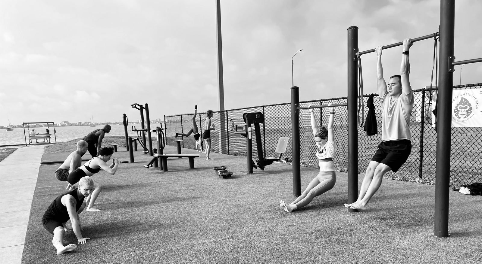 Calisthenics vs. Your Standard Gym: Exploring the Differences